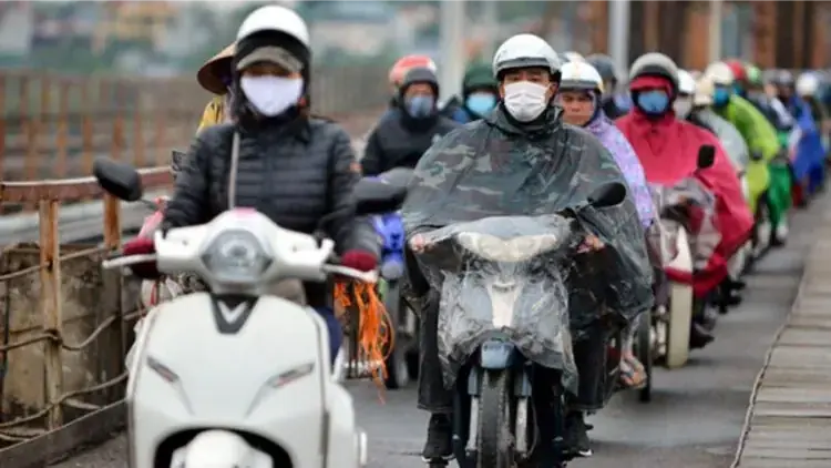 Người Hà Nội trong mưa lạnh đầu đông